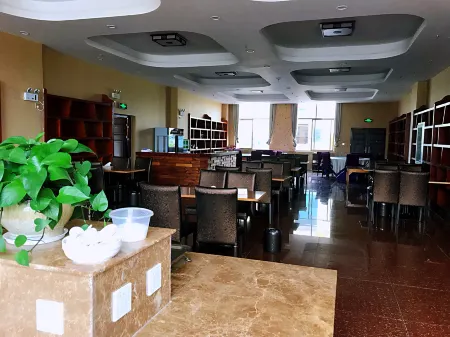 Yingjiang Hengkai Hotel Отели в г. Инцзян