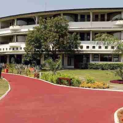 Gulmohar Greens Golf & Country Club Hotel Exterior