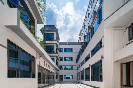 Rezen Select ZIC Отели рядом с достопримечательностью «Scenic Area of Shaoshan Maozedong's Former Residence»