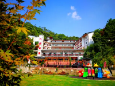 Wanlv Hakka Inn โรงแรมใกล้Wanlü Lake · Wanlü Valley Resort