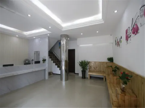 Beihai Lecheng Boutique Inn Отели рядом с достопримечательностью «Haibin Park»