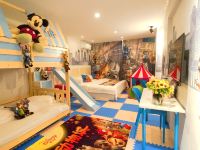 上海迪堡王国酒店 - 兔子朱迪和尼克的梦想小木屋家庭三床滑滑梯房