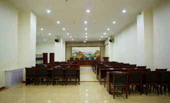 Dongxing Hot Spring Hotel