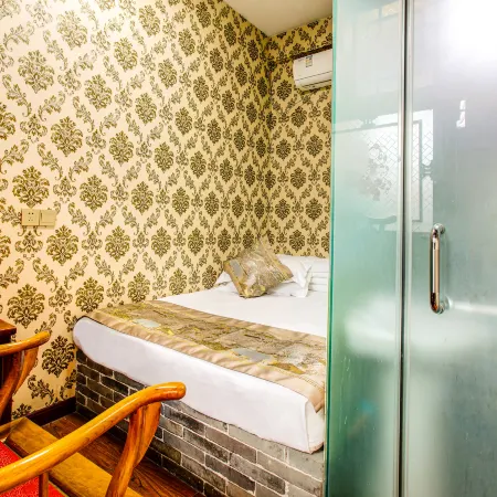 Floral Hotel· Xinglongyi Hotel(Pingyao Ancient City Scenic Area Store)