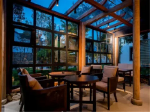 Niao Courtyard