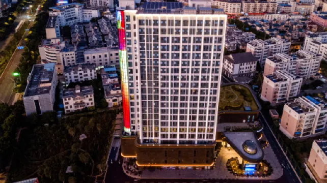 Lvbao Yinhe Hotel Отели в г. Мэнцзы