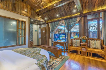 Small Peak Palace Inn