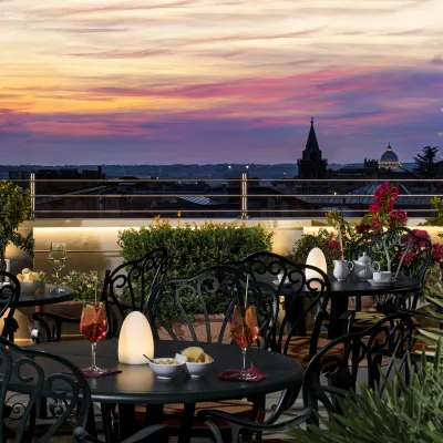 Marcella Royal Hotel - Rooftop Garden Отели рядом с достопримечательностью «Ворота Пия»