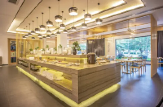 Yuexinyuan Hot Spring Resort Hotel