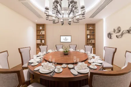 Rezen Jingyuan Hotel (Chengdu Panda Base) Отели рядом со станцией Chengdu Xindu Railway Station