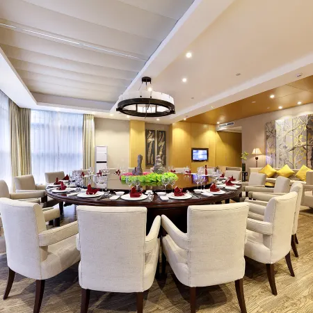 Sanqingshan Junlan Resort Hotel (Eastern Jinsha Cableway)