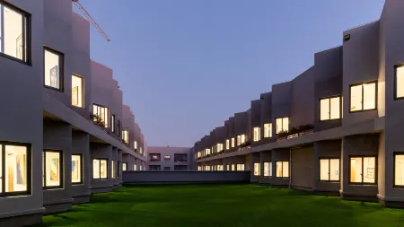 Floral Hotel  China Malaysia Bay International Отели рядом с достопримечательностью «Seventy-two Waterways»