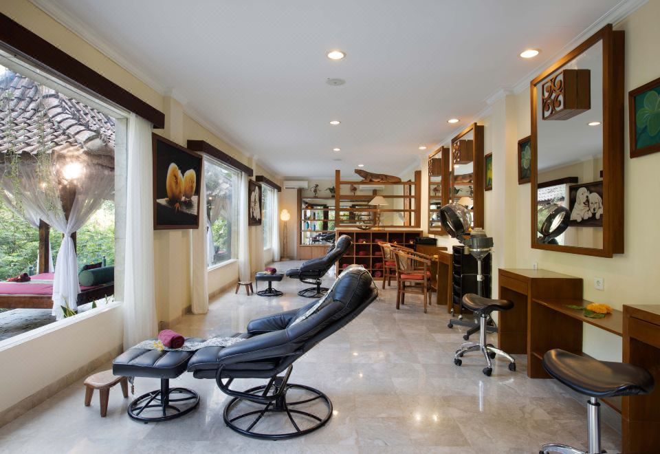 4. 아융 리조트 우..