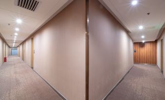 HanTing Hotel (Wuhan Qingshan Honggangcheng Subway Station)