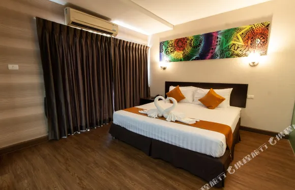 素萬那普金光大酒店