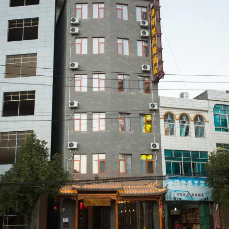 Yixunli Theme Hotel