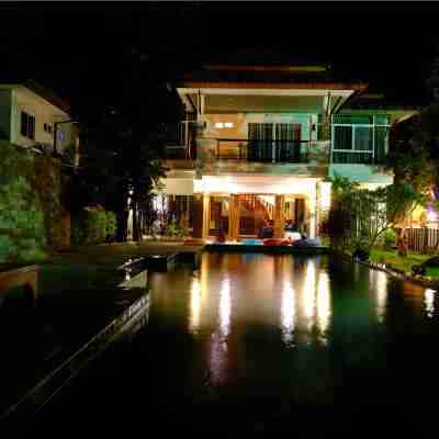 Amy's Chiangmai Villa with Swimming Pool Hotel Exterior