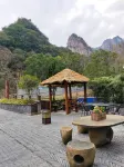 BenShe Inn - Inns