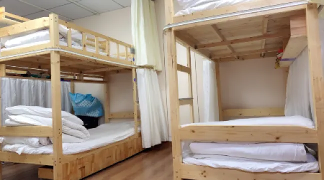 Luohu Shenzhen Railway Station Space Capsule International Youth Hostel