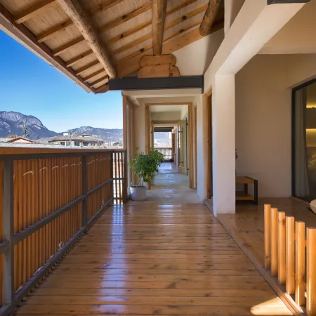 Yan sit lake view luxury B&B (Lugu Lake pig trough boat tour lake big falling water village store)