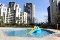Vini Lancang Seaview Apartment (Lingao R&F Yuehaiwan Branch) - Pools