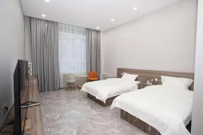 Longjiang Yilong Hotel Hotels in Longjiang