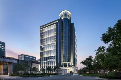 Shanghai Citadines Serviced Apartment (Pudong New District Beiyangjing Road Subway Station) Các khách sạn gần Shanghai Publishing and Printing College (Longchang Road Campus)