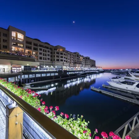 Oaks Glenelg Plaza Pier Suites