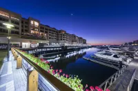 Oaks Glenelg Plaza Pier Suites Hotels near Glenelg Foreshore Playspace