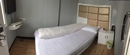 Yangxin Carremy Motel