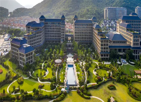 Lvcheng Zhujiajian Dongsha Holiday Hotel Отели в г. Чжоушань