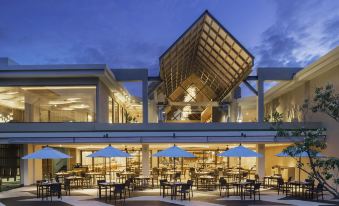 Le Meridien Khao Lak Resort & Spa