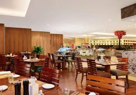 Kempinski Hotel Chongqing Отели рядом с достопримечательностью «Chongqing University of Commerce and Industry (Lanhuahu Campus)»