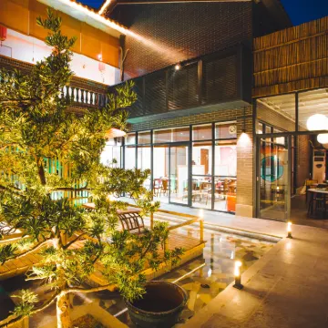 Yilinfang Champion Hotel (Guangzhou Shawan) Hotels near Baomo Scenery