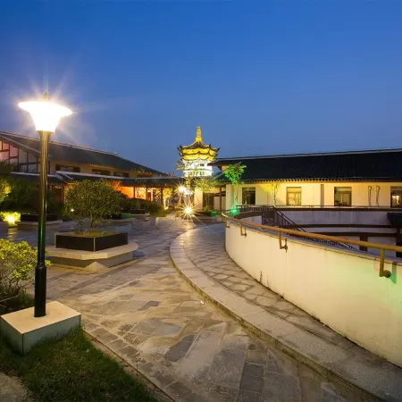 CHEERMAY Hotel (Longhushan Scenic Area Visitor Center)