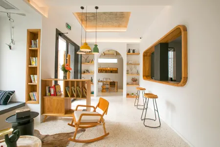 Mushan Mushui Guesthouse Отели рядом с достопримечательностью «The Guest-Greeting Pine»