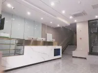 7 Days Premium Hotel (Beijing South Railway Station Jiaomen East Subway Station) - 2-Star