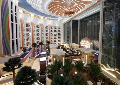 Central Hotel - balcony