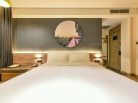 北京建国门CBD亚朵轻居酒店 - 轻享大床房(无窗)
