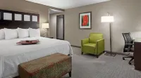 Hampton Inn by Hilton Calgary Airport North Hotels near مطار كالغاري الدولي