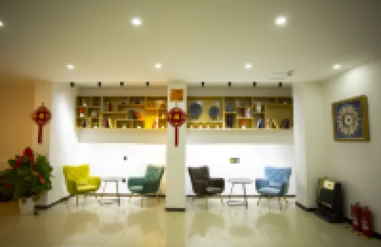 Huayi Hotel （Jinan Baotu Spring store）