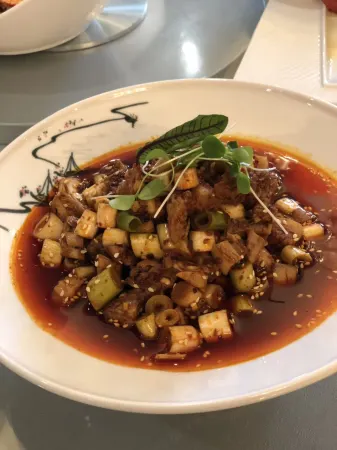 Xinshenghao Hotel Отели рядом с достопримечательностью «Chengdu Aeronautic Vocational and Technical College»