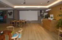 Junyi Hotel(Dujiangyan Passenger Station)