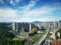 Quzhu City Homestay (Shiyan Wanda Plaza Branch)