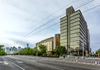 Kuntai Royal Hotel Beijing Отели рядом с достопримечательностью «Sandong Qilou Coloured Glaze Memorial Archway»