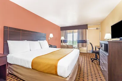 Days Inn by Wyndham Fort Lauderdale-Oakland Park Airport N