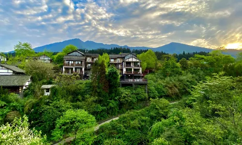 Hongya Qiliping Kangqi Heyuan Health Resort Hotel (Qiliping Zero Kilometer)