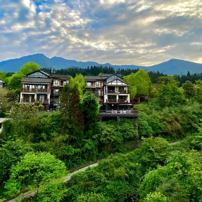 Hongya Qiliping Kangqi Heyuan Health Resort Hotel (Qiliping Zero Kilometer) Hotels near Gaomiao Ancient Town
