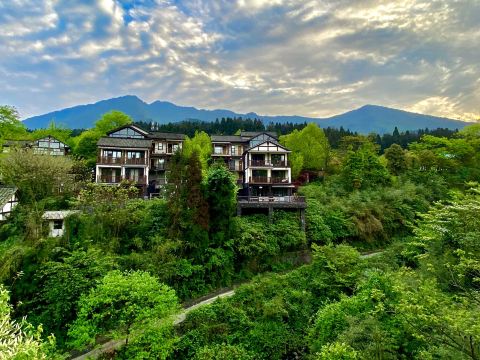 Hongya Qiliping Kangqi Heyuan Health Resort Hotel (Qiliping Zero Kilometer)