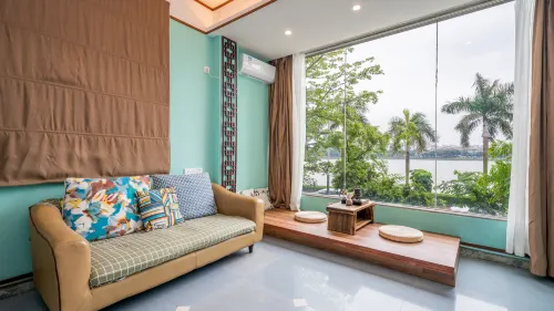 Floral Hotel·Zhaoqing Companion Moon Hotel (Xinghu Archway Seven Star)